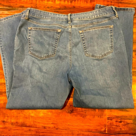 St John’s Bay Straight Leg Jean 🛑🛑SOLD🛑🛑 - Picture 2 of 2